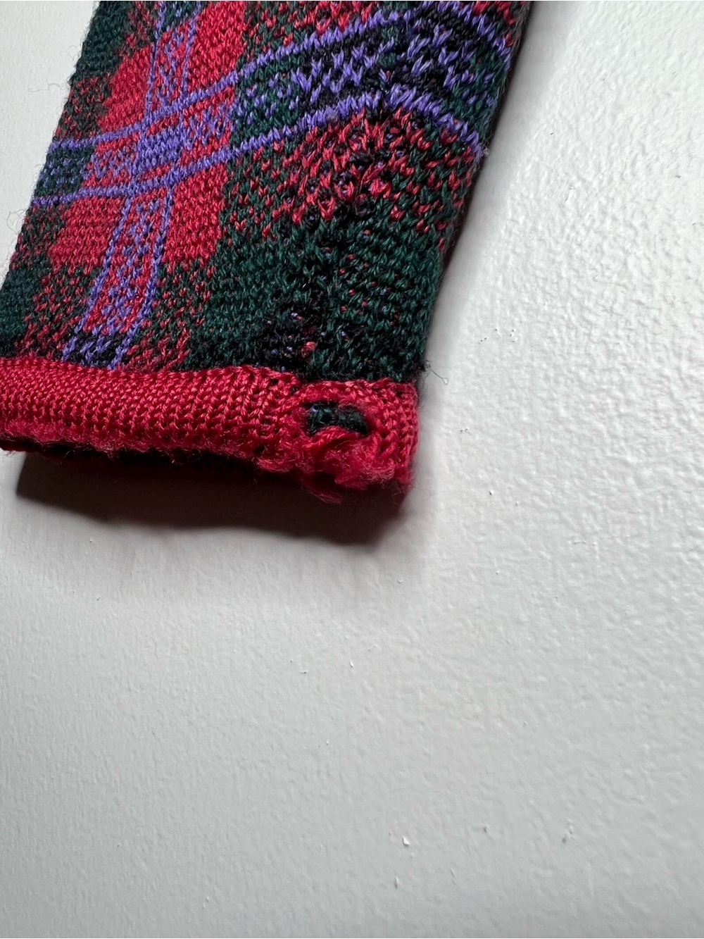 Vintage 100% Wool Cardigan Plaid Nordic Red Green Gold Buttons Size M Old Money - Picture 13 of 13